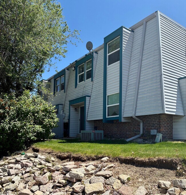 Building Photo - 3035 E Fountain Blvd