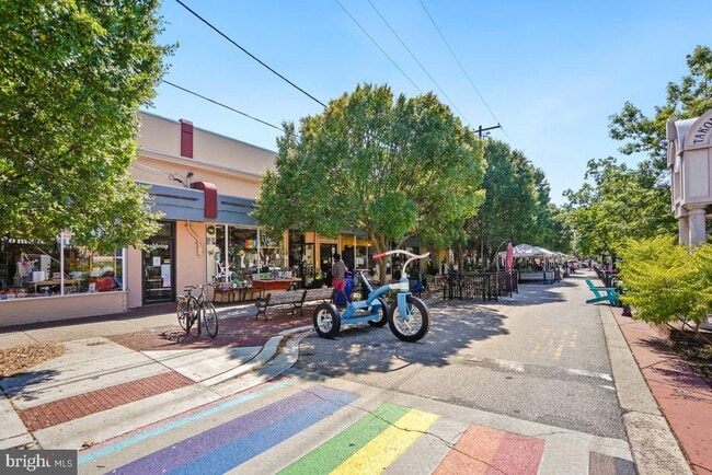 Building Photo - 7607 Eastern Ave NW