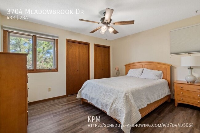 Building Photo - 3704 Meadowbrook Dr