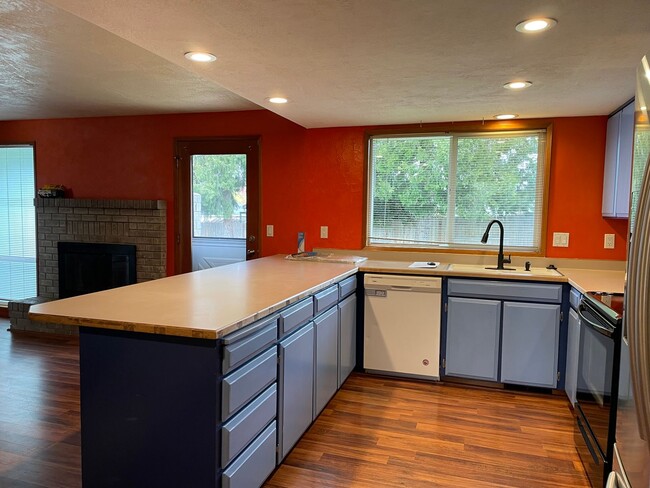 Building Photo - Great Property- 3 Bedroom 2 Bath Home w/Large Deck and Patio Area