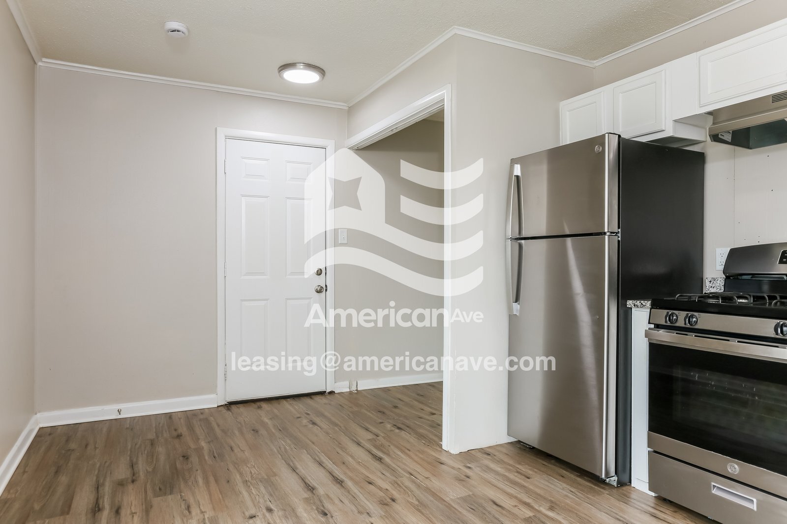 Building Photo - 922 W 54th St