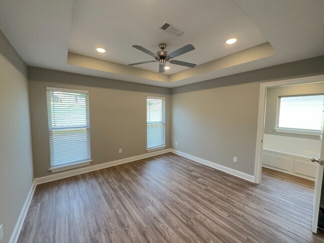 Building Photo - 263 Chartleigh Cir