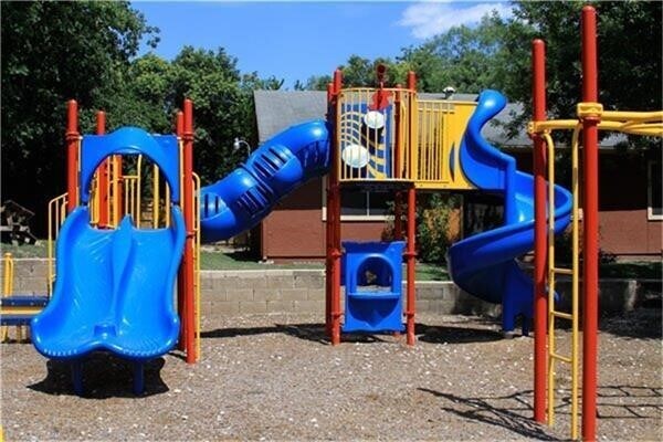 Building Photo - 919 Sutton Dr