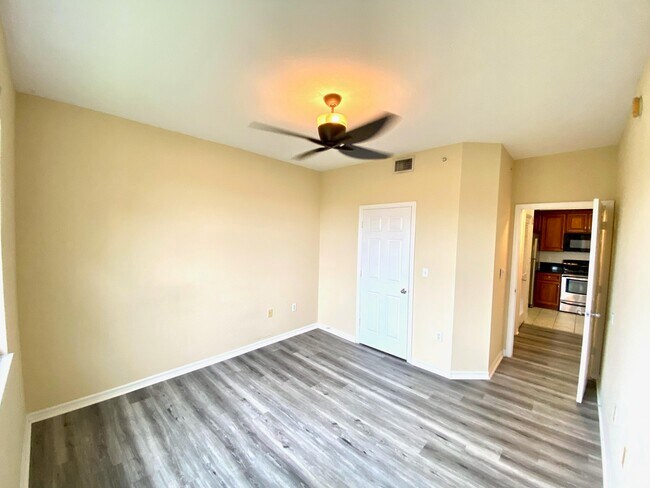 Building Photo - 15125 Michelangelo Blvd