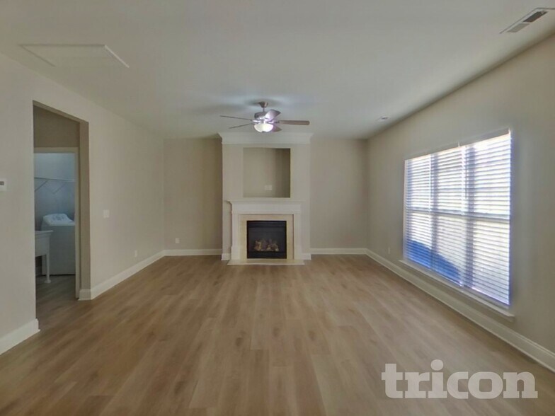 Building Photo - 1027 Coulwood Ln