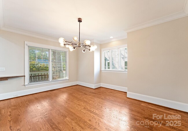 Building Photo - 3125 Pinehurst Pl
