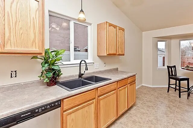 Building Photo - 471 Gunnison Way