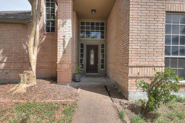 Building Photo - 7810 Duchess St