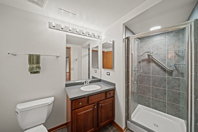 Building Photo - 601 W Rand Rd