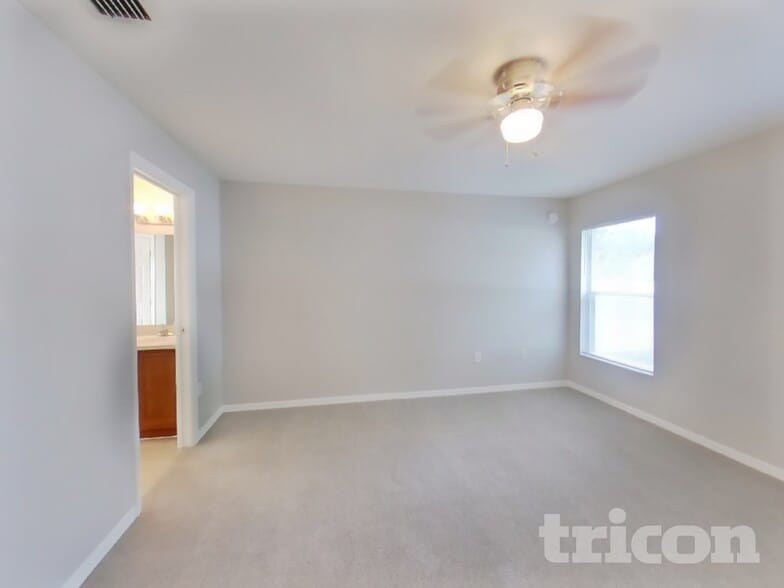 Building Photo - 4739 Acorn Dr