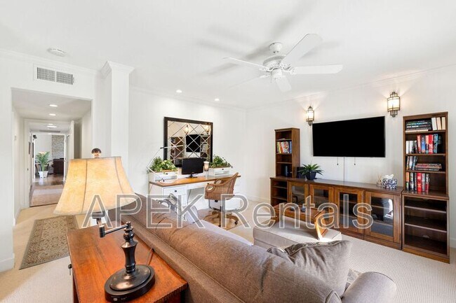 Building Photo - 74939 Vía Lago