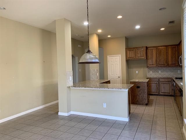 Building Photo - 1017 Somerset Cir