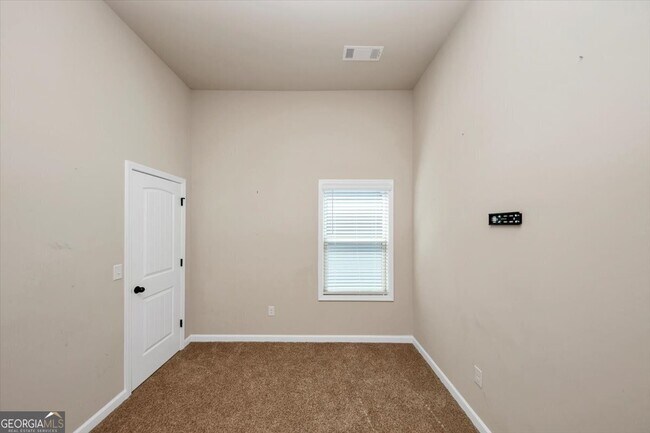 Building Photo - 2375 Walker Dr