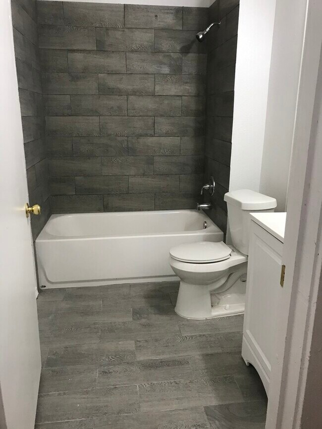 Building Photo - 3 bedroom house in Fort Worth for rent.
