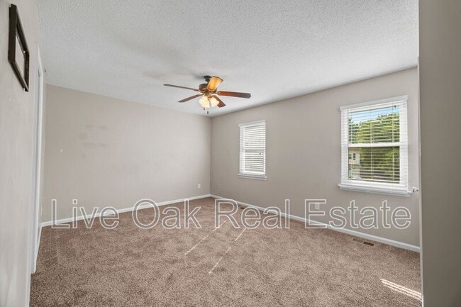 Building Photo - 1635 Fairfax Dr