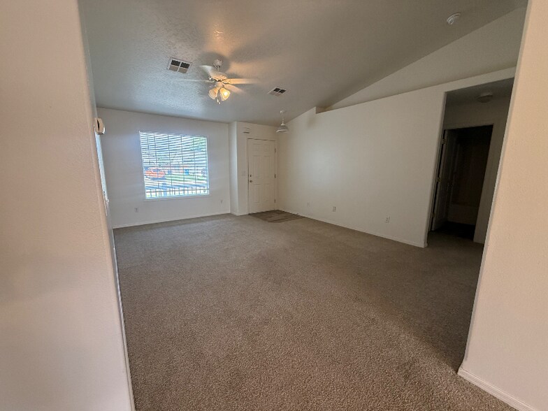 Building Photo - 3721 Pierre Ave