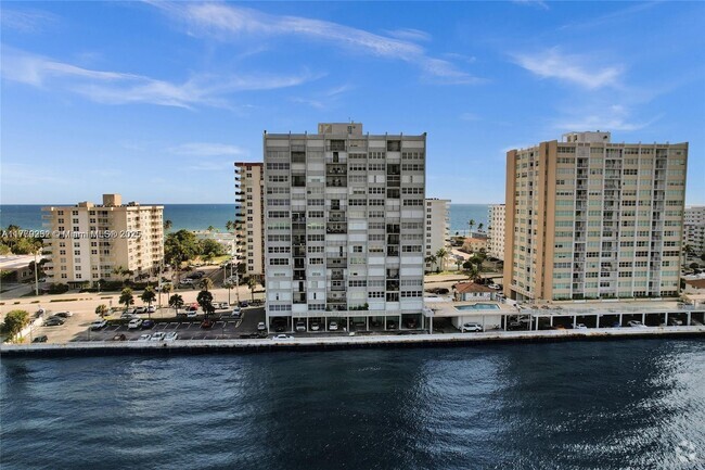 Building Photo - 1400 S Ocean Dr