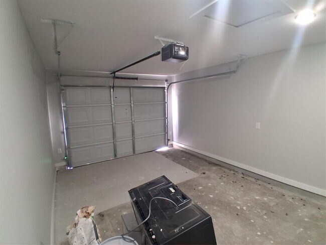 Building Photo - 4026 Simsbrook Dr