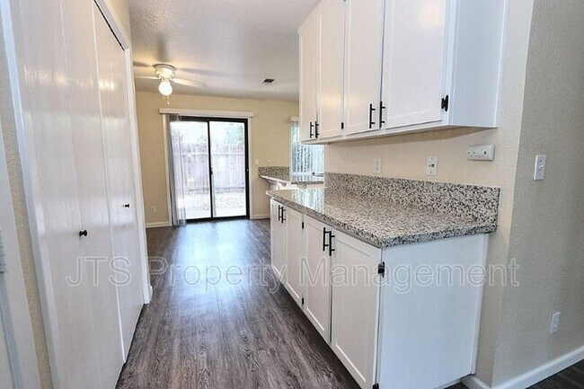 Building Photo - 5828 Alorn Ln