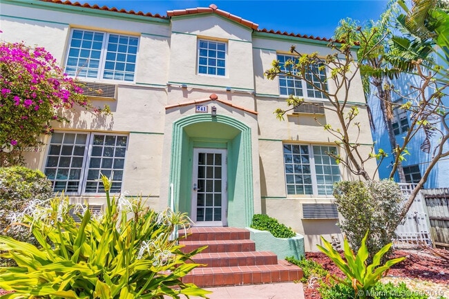 Building Photo - 741 15th St