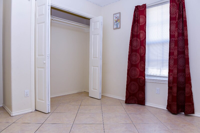 Building Photo - 2013 Lacywood