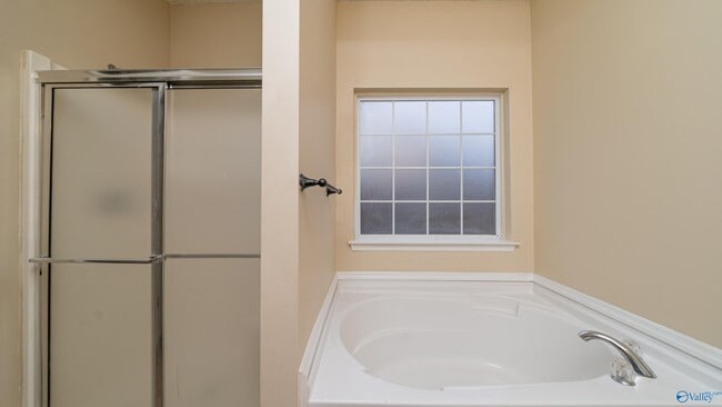 Building Photo - 220 Park Stone Dr