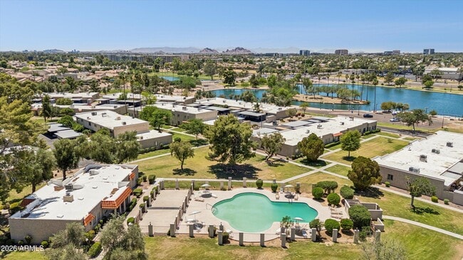Building Photo - 8141 E Vista Dr
