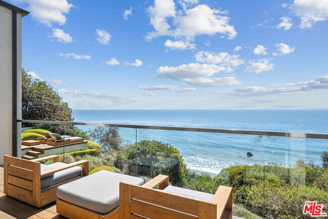 Building Photo - 31824 Seafield Dr