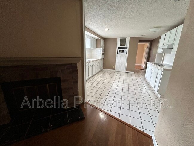 Building Photo - 295 Arrowood Rd