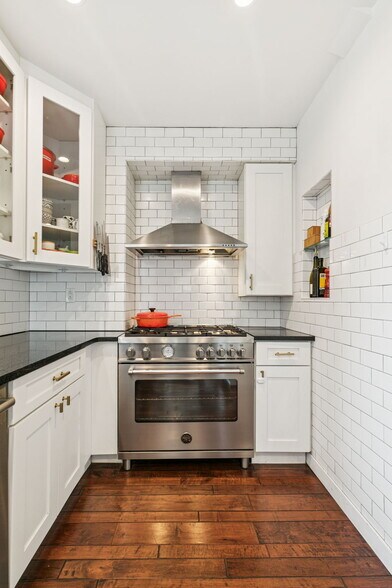 Building Photo - 220 W Rittenhouse Sq