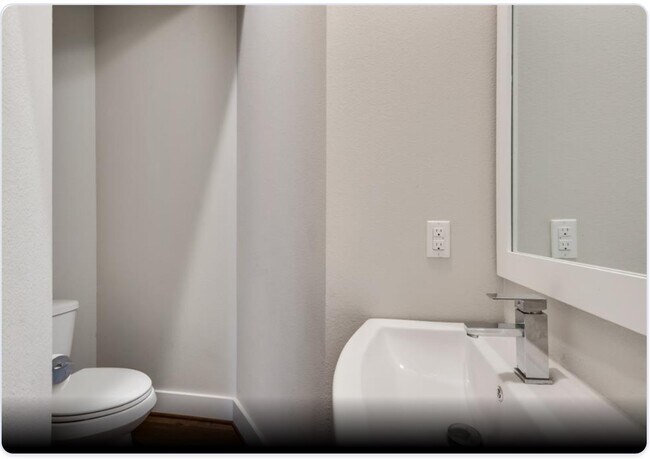 Building Photo - 3514 Bastrop St