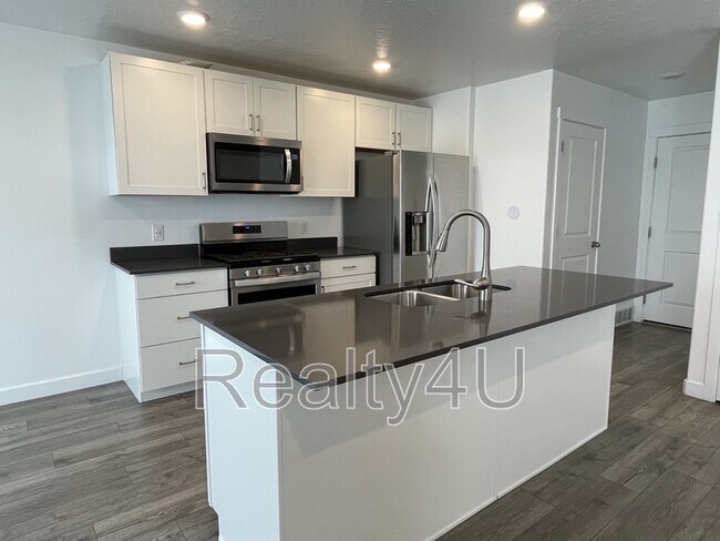 Building Photo - 1088 Waterway Ln