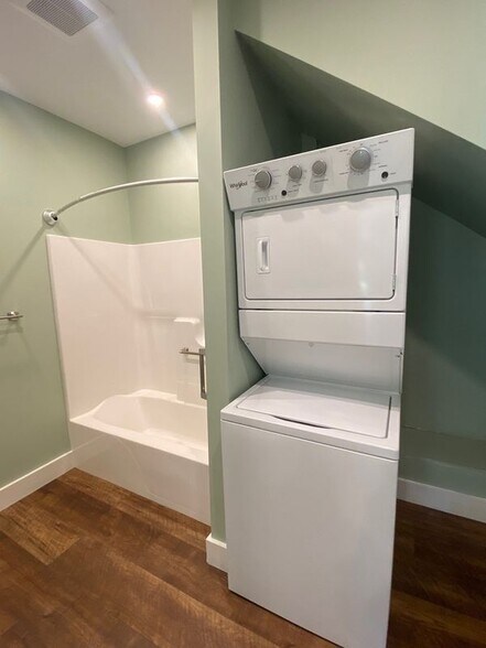 Building Photo - 43 Adams St