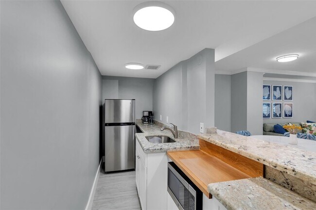 Building Photo - 1610 N Ocean Blvd