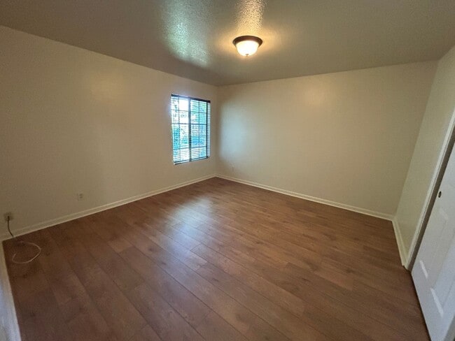 Building Photo - 3 Bedroom Home for Rent in Anderson CA | Large Family Room, 2 Car Garage, Pet Friendly