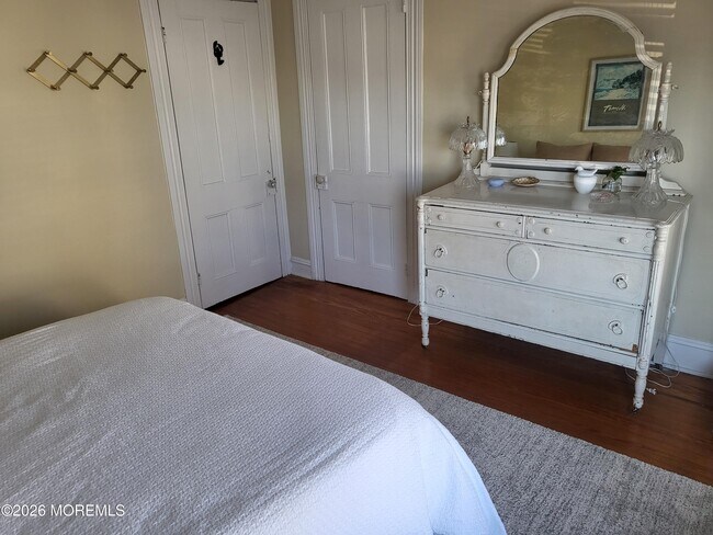 Building Photo - 80 Heck Ave