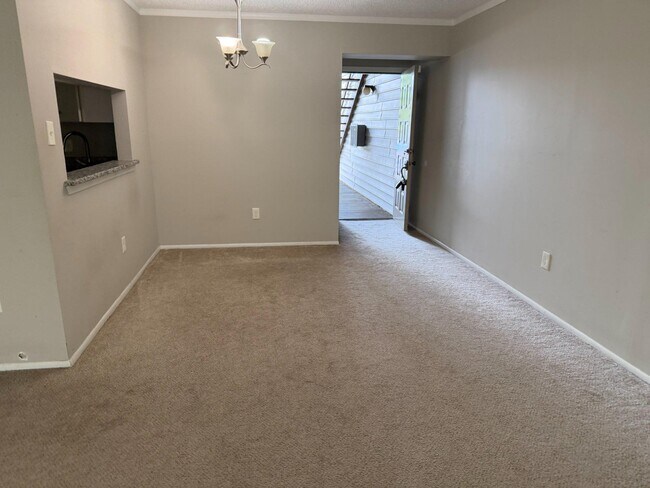 Building Photo - 5518A Aberdeen Dr