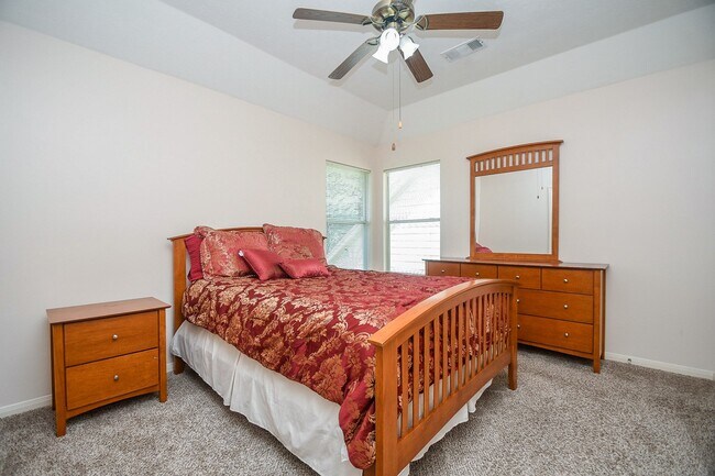 Building Photo - 15715 Brookwood Lake Pl
