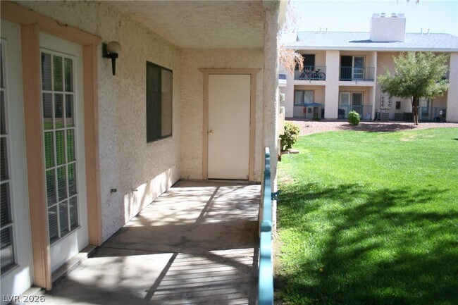 Building Photo - 2894 Lilac Ct