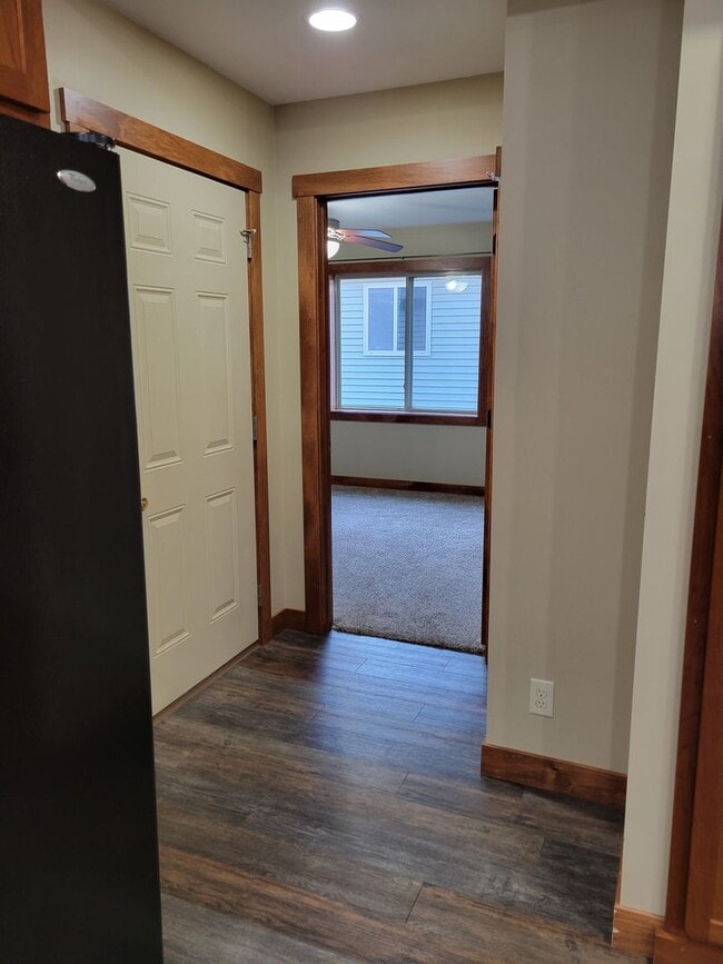 Building Photo - One Level Townhouse