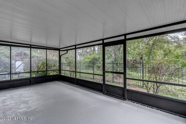 Building Photo - 4518 Crosstie Rd N