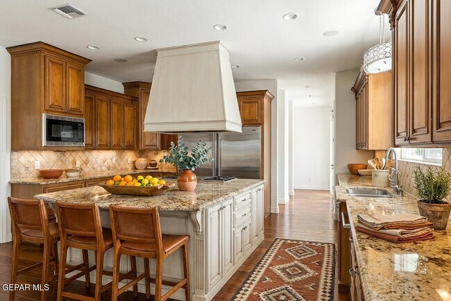 Building Photo - 6528 Calle Placido Dr