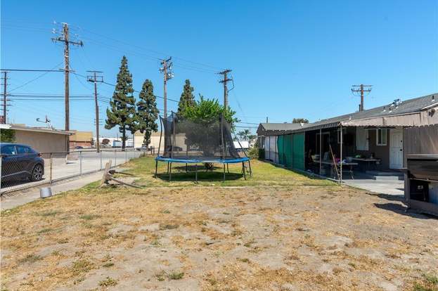 Building Photo - 9412 Nance Ave