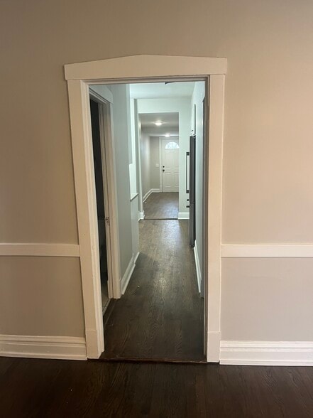 Building Photo - 112 Chicago Ave