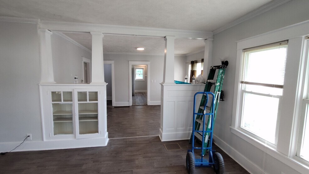 Building Photo - 941 E Richmond St