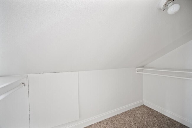 Building Photo - 4605 Harmon Ave
