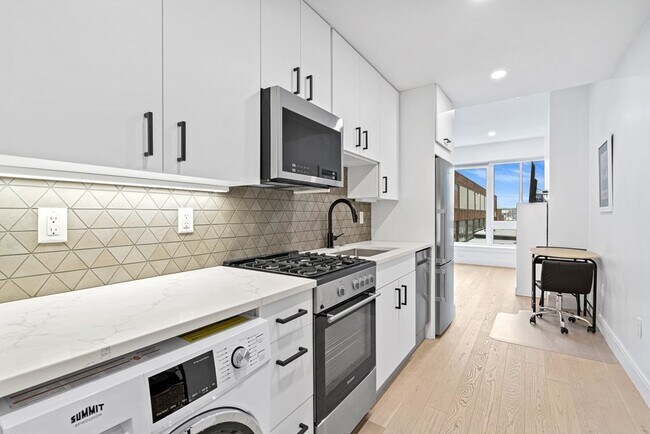 Building Photo - 71 Border St