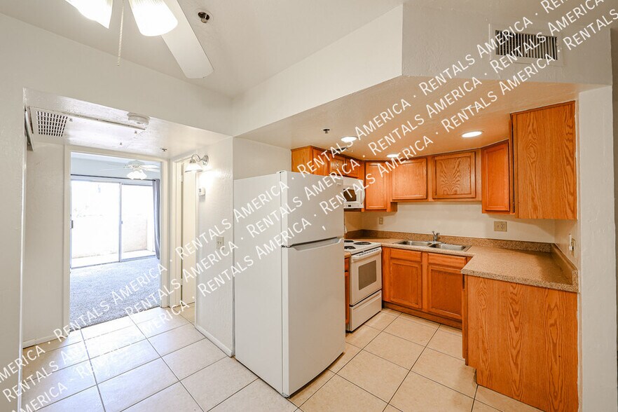 Building Photo - 12221 W Bell Rd