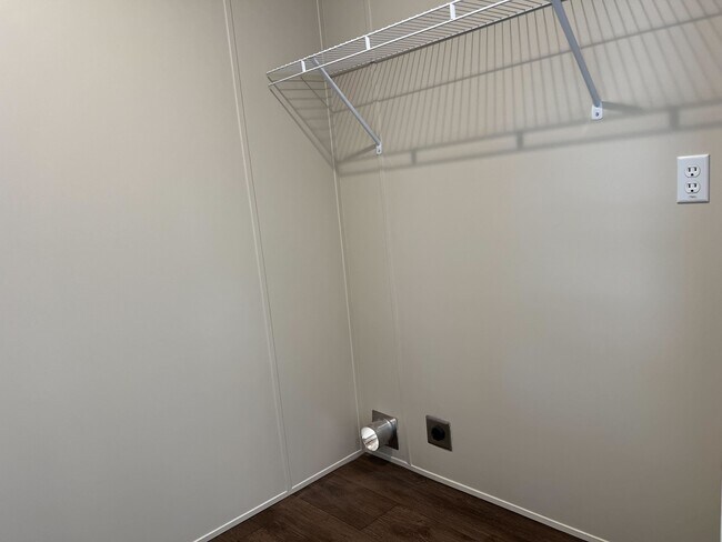 Building Photo - 709 N Collins Fwy