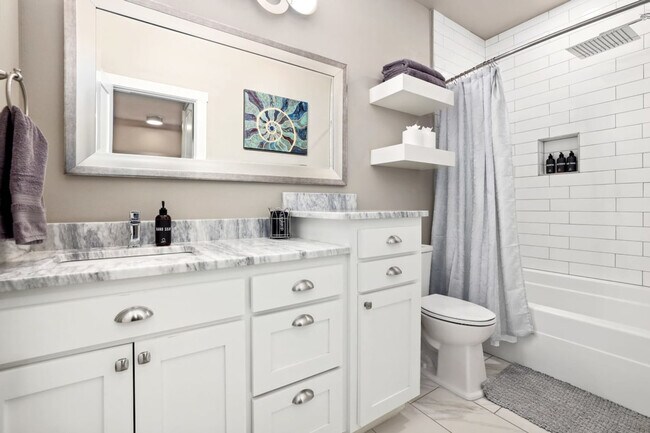 Building Photo - 402 SW 5th St